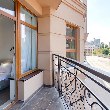קייב Petrovdom 2-76 Luxury Living In Rc Pechersk Plaza מראה חיצוני תמונה